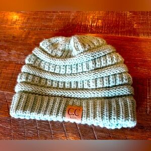 Girls CC cable knit beanie